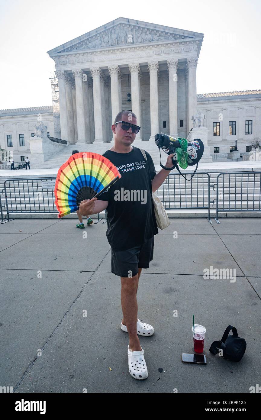 Washington DC, June 27, 2023,USA, Derek Tortenson, from MN  is part of a small number of protesters waiting at the US Supreme Court in Washington DC f Stock Photo