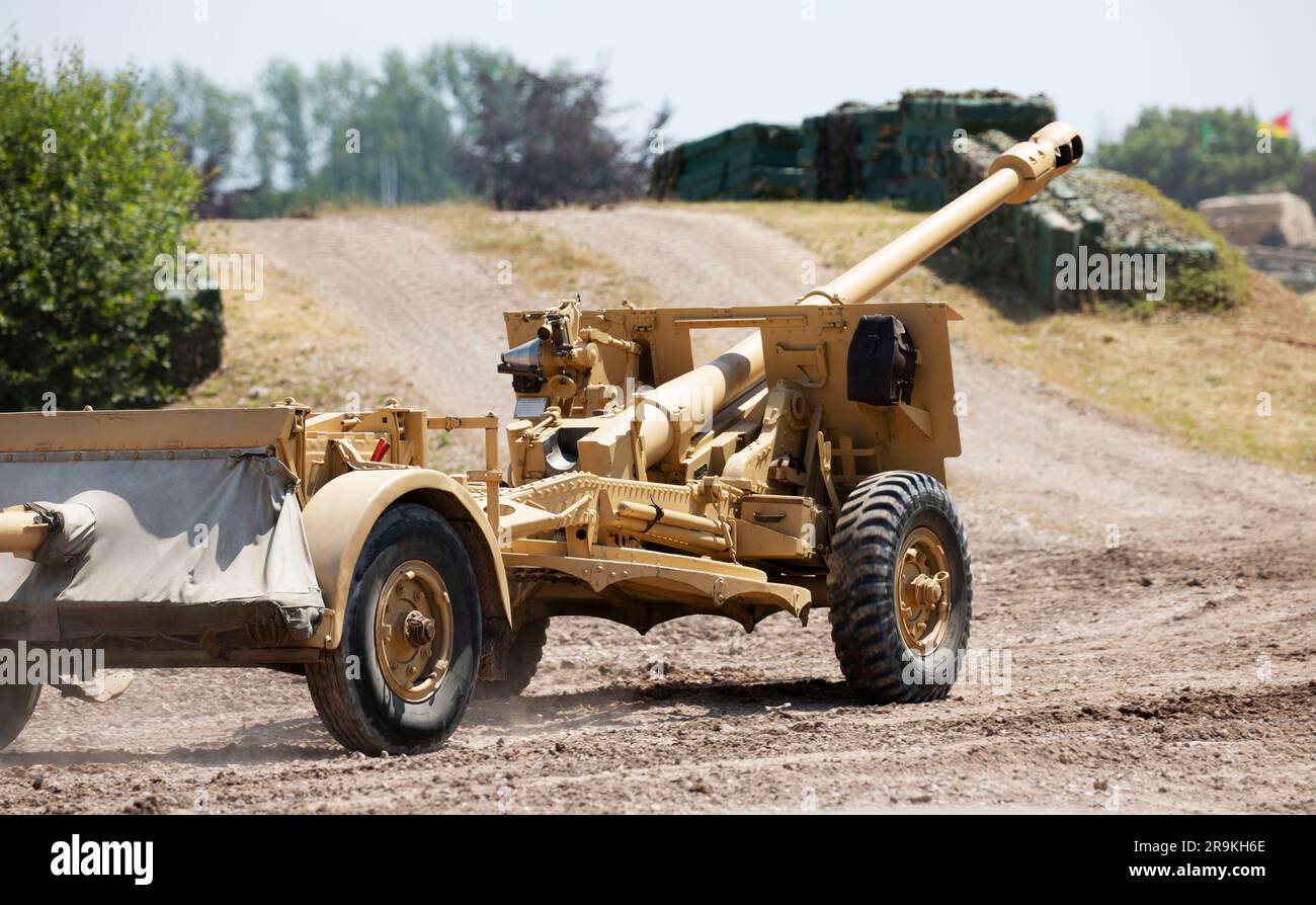 Ordnance QF 25-pounder British field gun and howitzer used during the Second World War. Tankfest 23, Bovington, UK Stock Photo