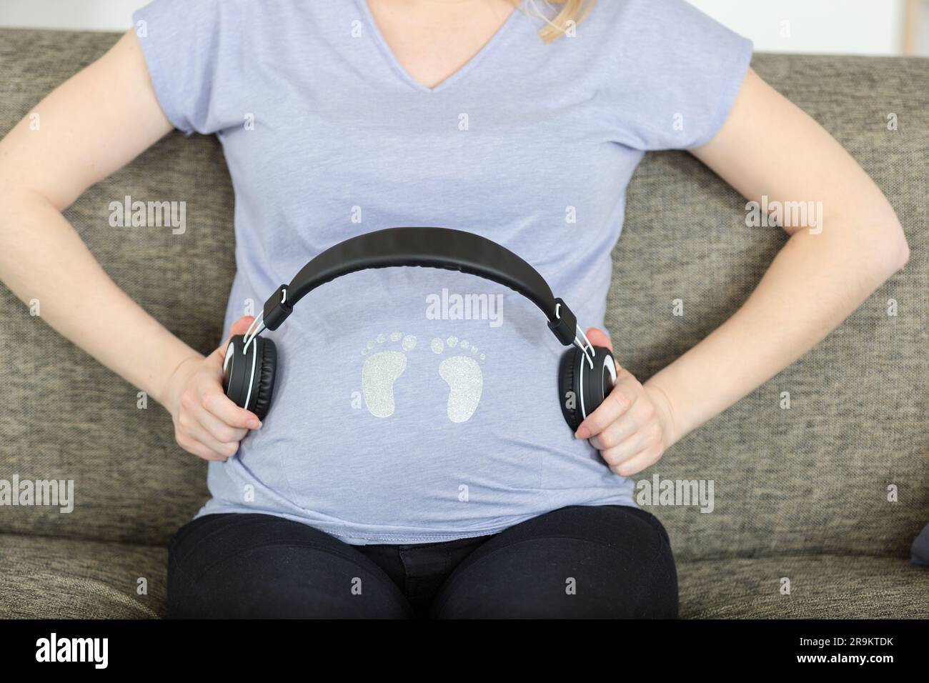 Baby with headphones on smiling hi-res stock photography and images - Page  4 - Alamy