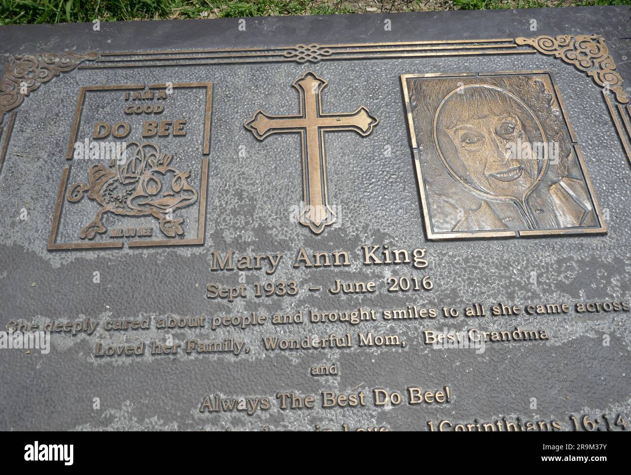 Covina Hills, California, USA 26th June 2023 Television Personality Mary Ann King Grave in Golden Dawn Section at Forest Lawn Memorial Park Covina Hills on June 26, 2023 in Covina Hills, California, USA. Photo by Barry King/Alamy Stock Photo Stock Photo