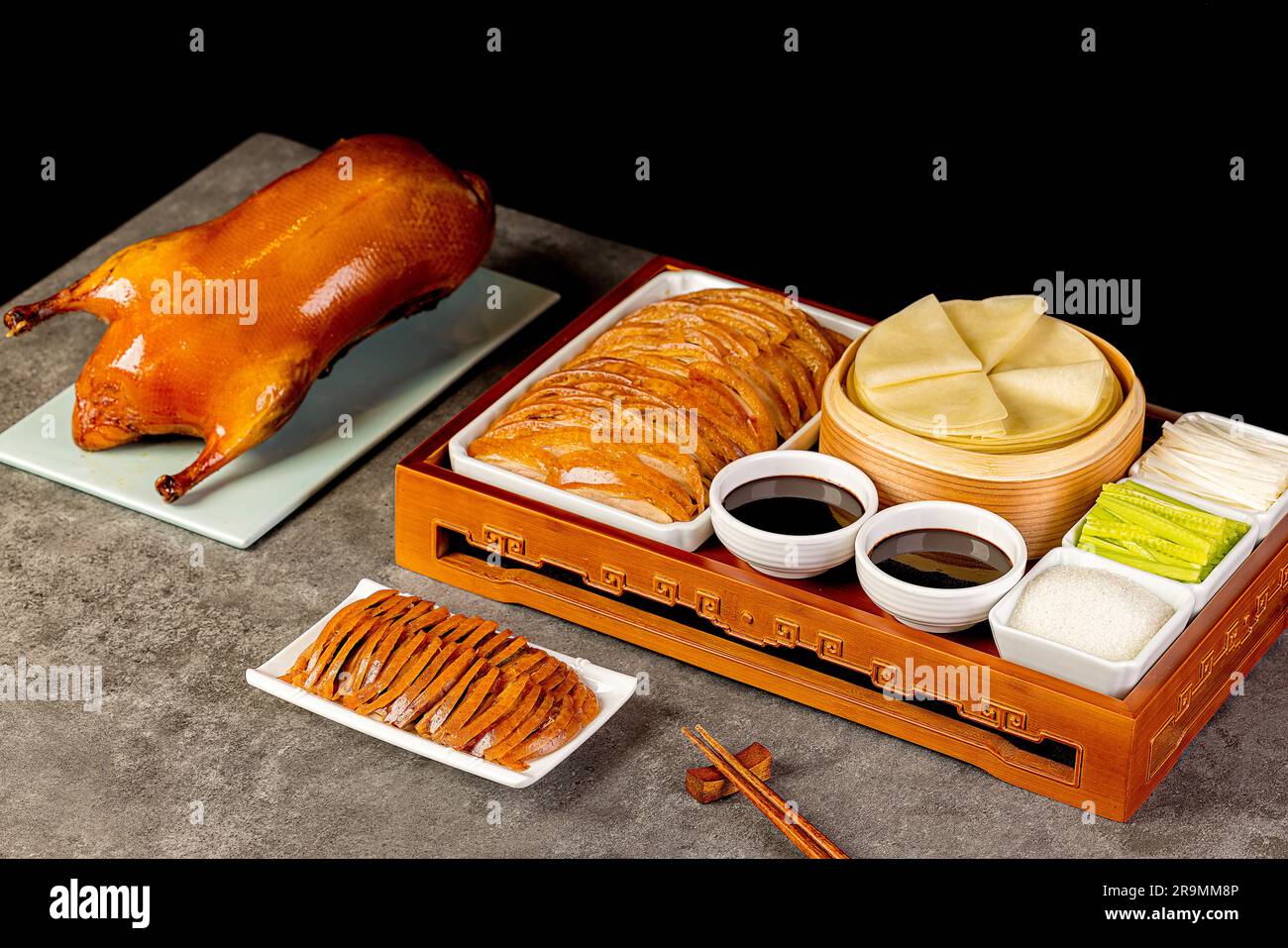 Cutting of Peking Roast Duck,Beijing roasted Duck Stock Photo Alamy