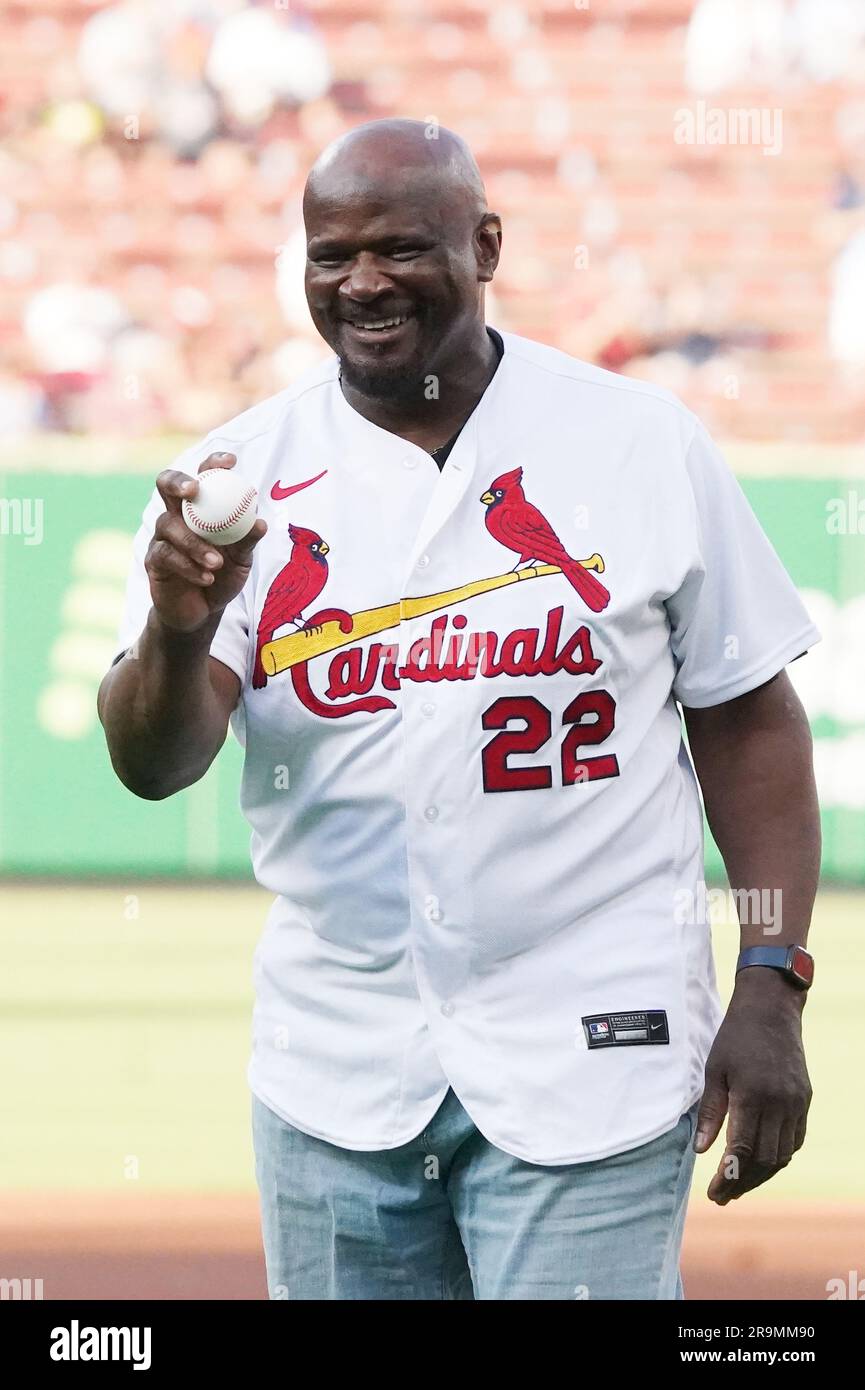St. Louis, United States. 27th June, 2023. Former St. Louis Cardinals Mark Whiten prepares to throw a ceremonial first pitch before the Houston Astros-St. Louis Cardinals baseball game at Busch Stadium in St. Louis on Tuesday, June 27, 2023. Whiten is best known for hitting four home runs in one game, against the Cincinnati Reds on September 7, 1993. Whiten is the 12th player in Major League history to hit four home runs in one game. Photo by Bill Greenblatt/UPI Credit: UPI/Alamy Live News Stock Photo