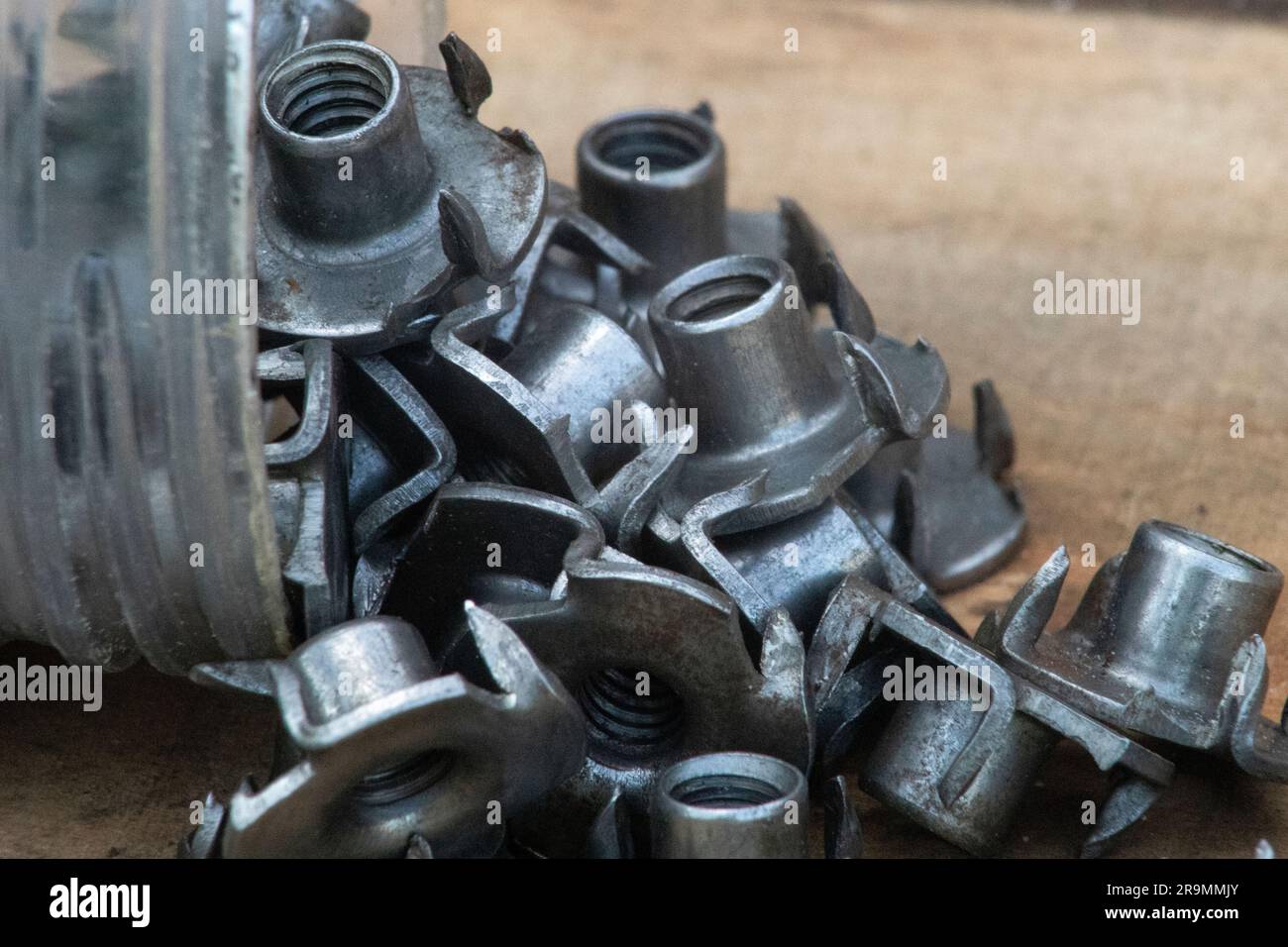 T nut, tee nut, blind nut, flush fitting, pronged nut, used to mount