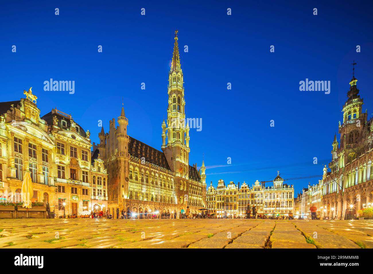Panorama Grand Place Night Hi res Stock Photography And Images Alamy panorama-grand-place-night-hi-res-stock-photography-and-images-alamy
