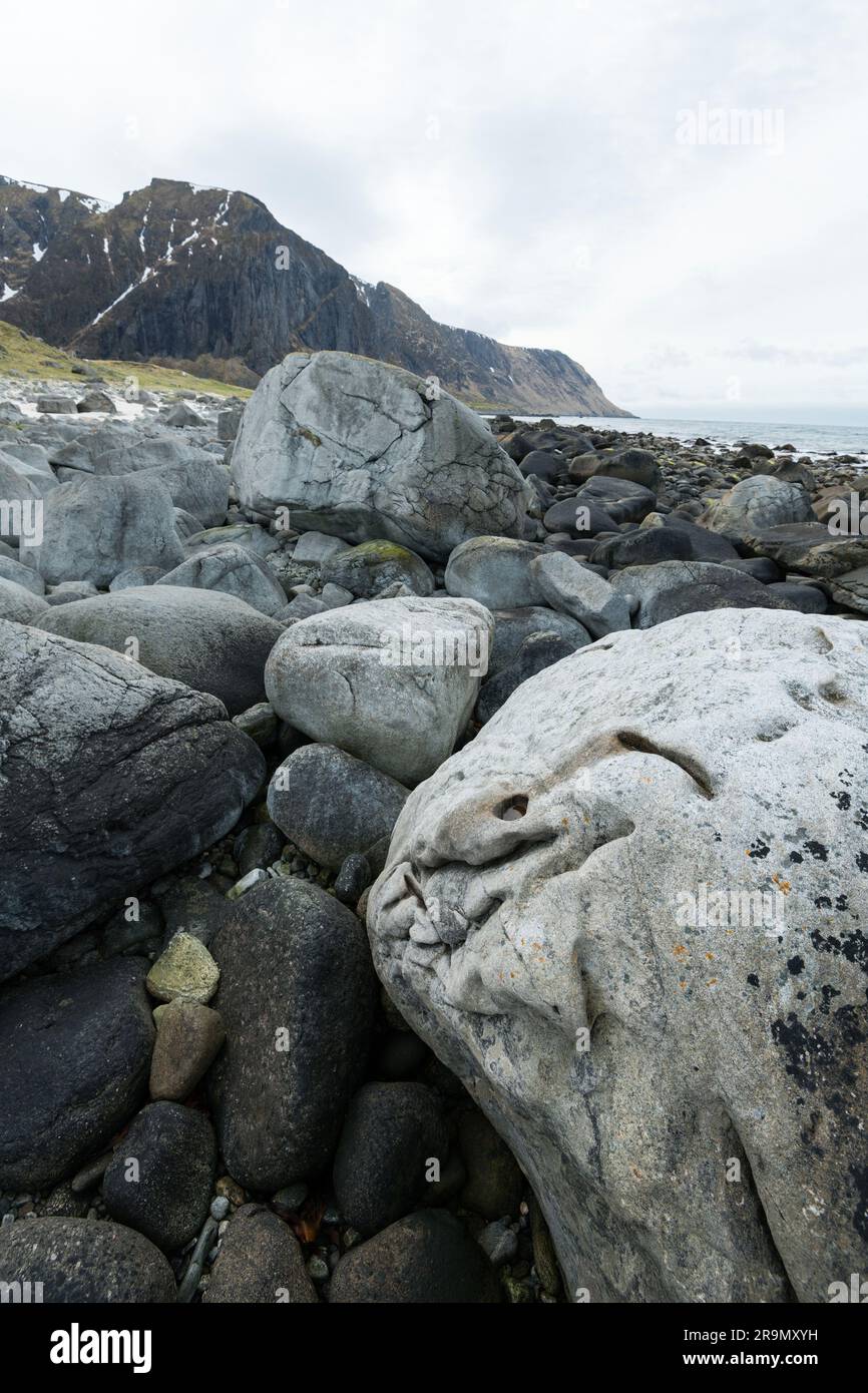 Küste Eggum mit skulpturLofoten, Norwegen Stock Photo
