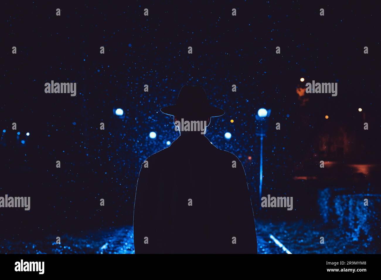 Film noir silhouette hi-res stock photography and images - Alamy
