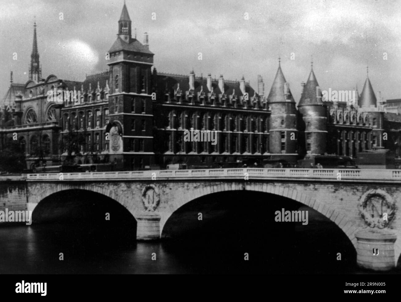 geography / travel historic, France, cities and communities, Paris, bridges, Pont au Change, ADDITIONAL-RIGHTS-CLEARANCE-INFO-NOT-AVAILABLE Stock Photo