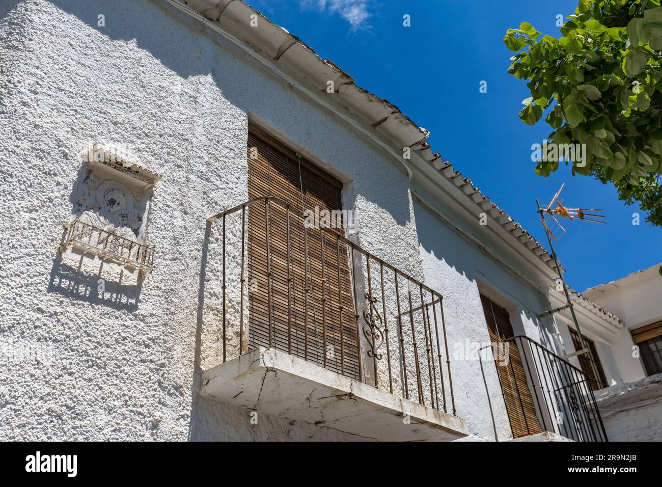 Whitewashed house brick facade hi-res stock photography and images - Alamy