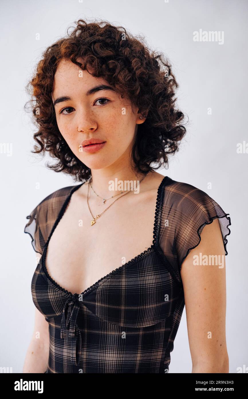 Curly hair woman hi-res stock photography and images - Alamy