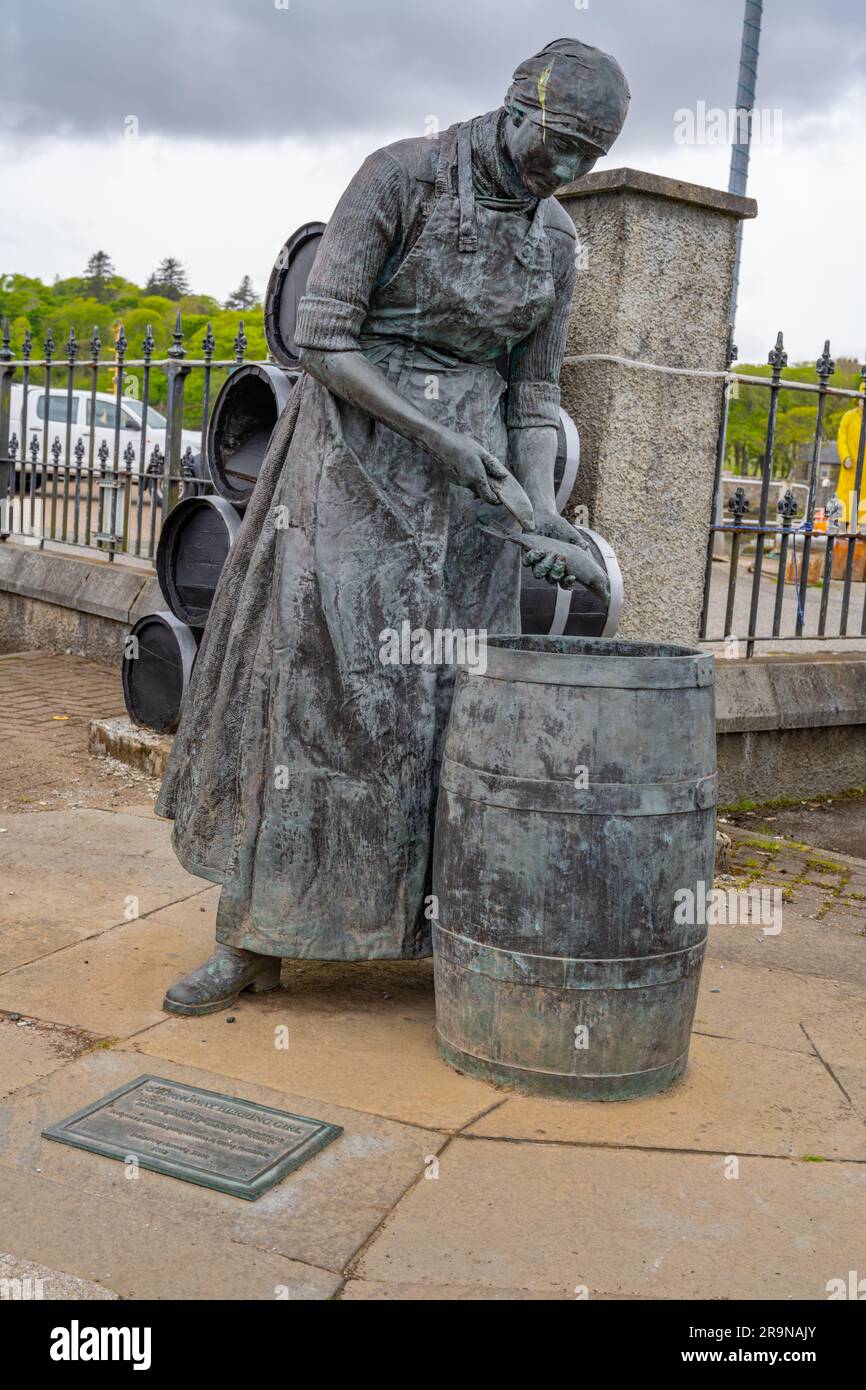 Memorial to the herring girls in Perceval Square  Stornoway Stock Photo