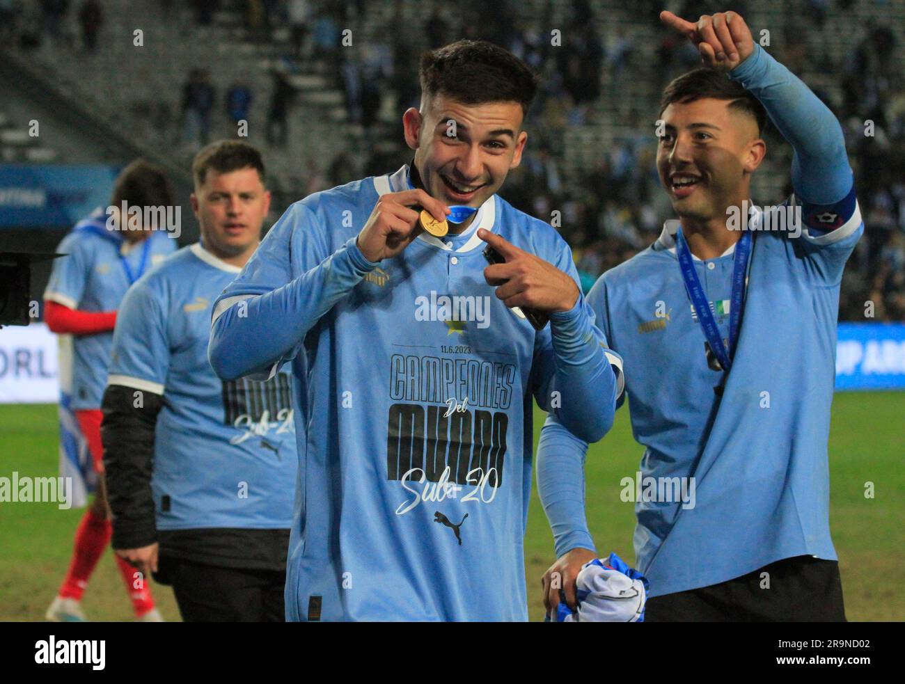 A partida que o Brasil não fez: Argentina vai bem e chega a final