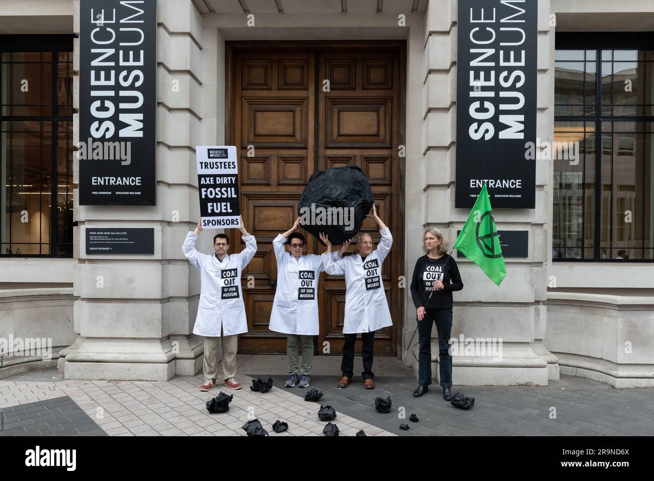 London, UK. 28 June, 2023. Climate activists from Scientists for XR