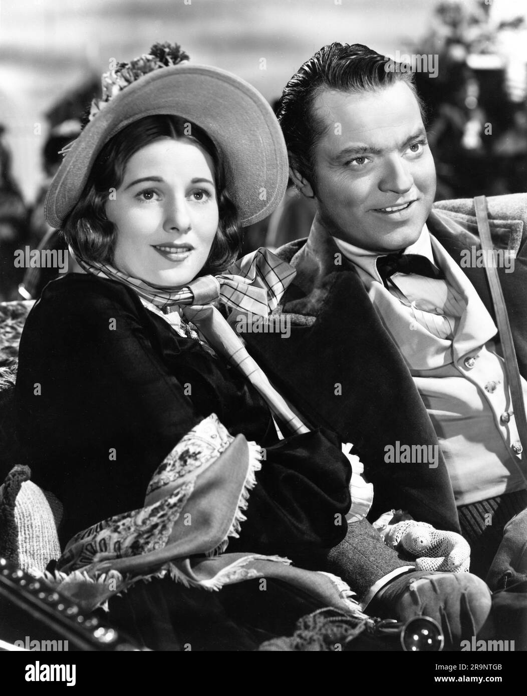 JOAN FONTAINE as Jane and ORSON WELLES as Edward Rochester in JANE EYRE