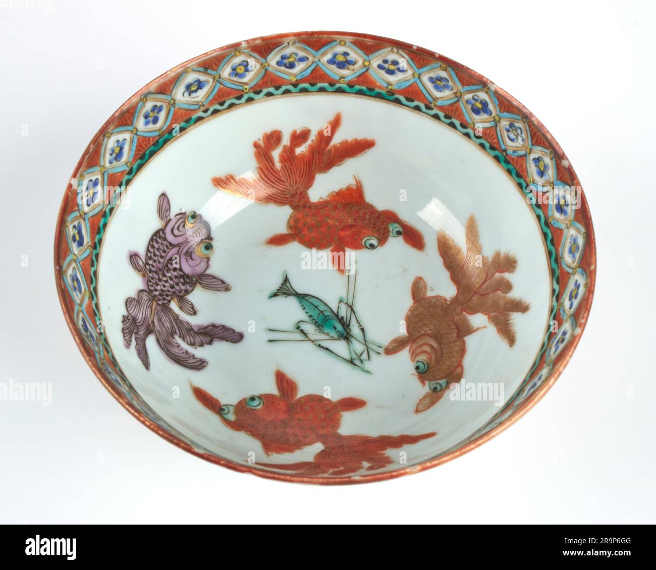 Antique Chinese porcelain goldfish and prawn bowl Stock Photo - Alamy