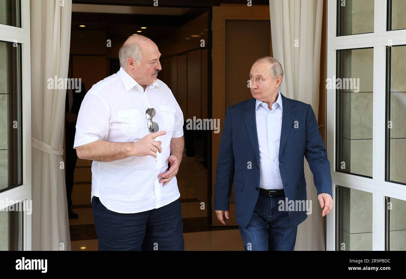 Yubka kotarish porno onlayn video