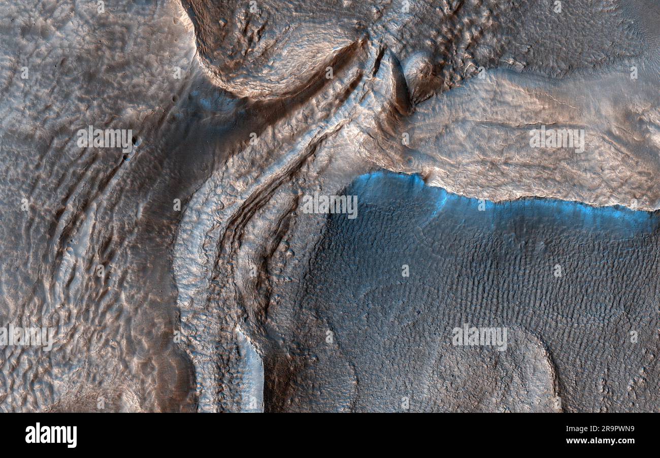 Harmakhis Vallis is an approximately 800-kilometer-long outflow channel ...