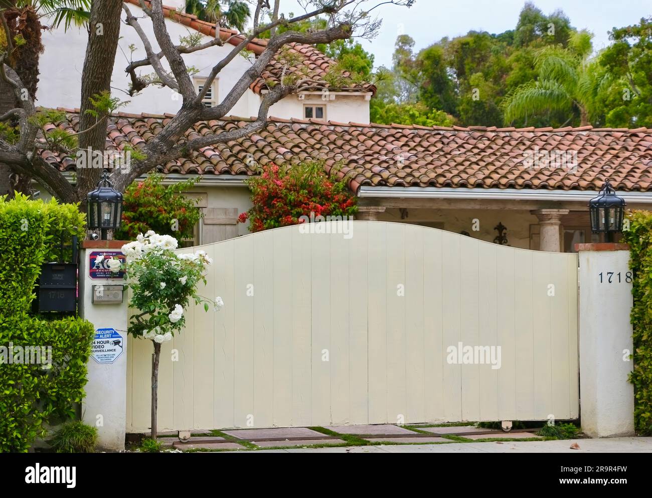 Home of famous American film star Sir Sidney Poitier 1718 Angelo Drive Beverly Hills California 90210 USA Stock Photo
