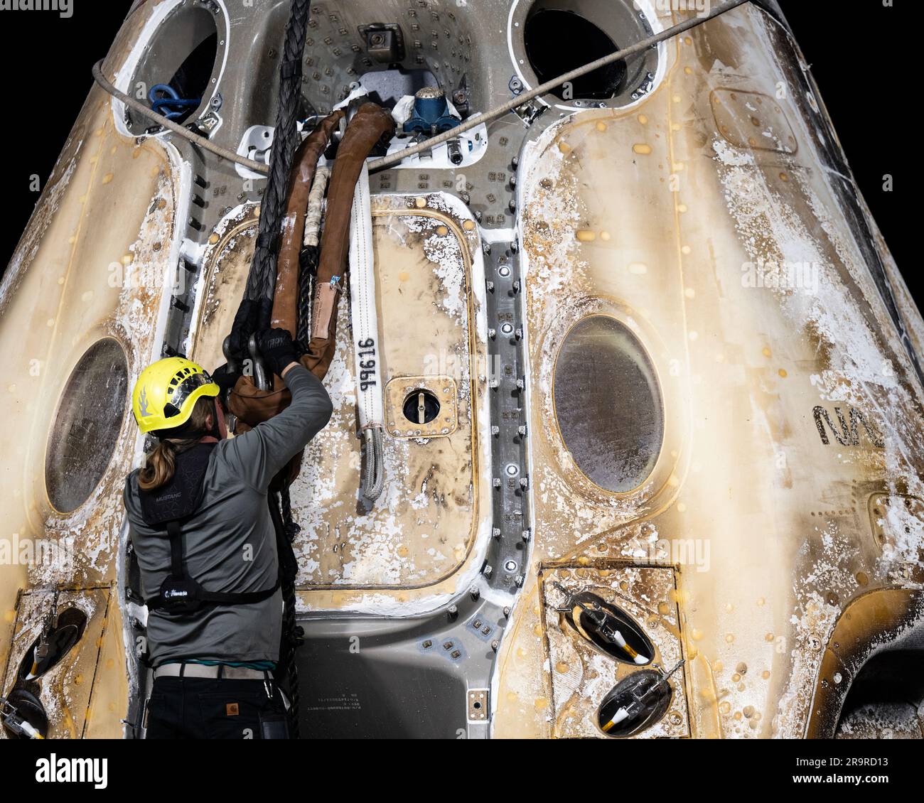 NASA’s SpaceX Crew5 Splashdown. Support teams onboard the SpaceX