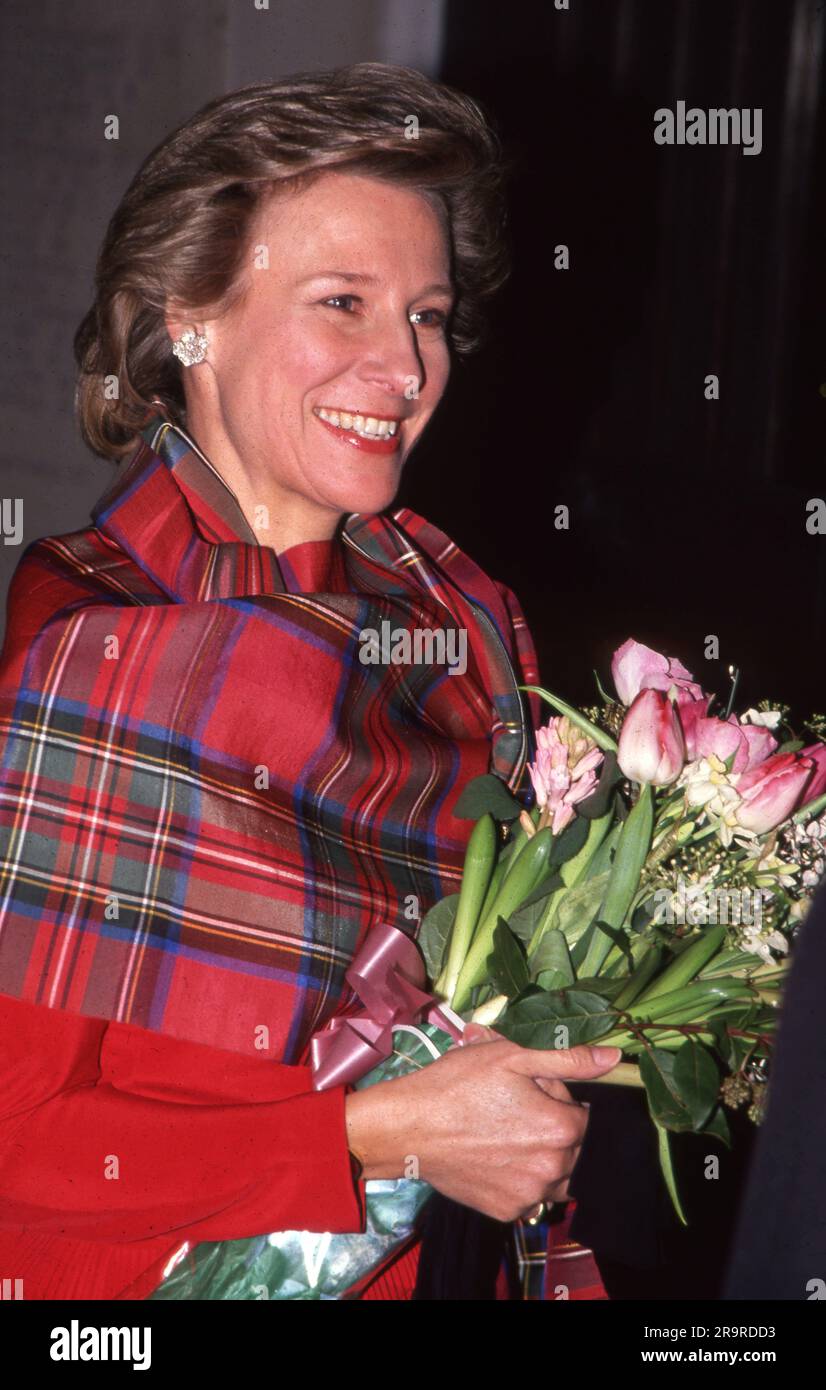 15 December 1994 The Duchess of Gloucester at Guards Chapel 1994  Photo by The Henshaw Archive Stock Photo