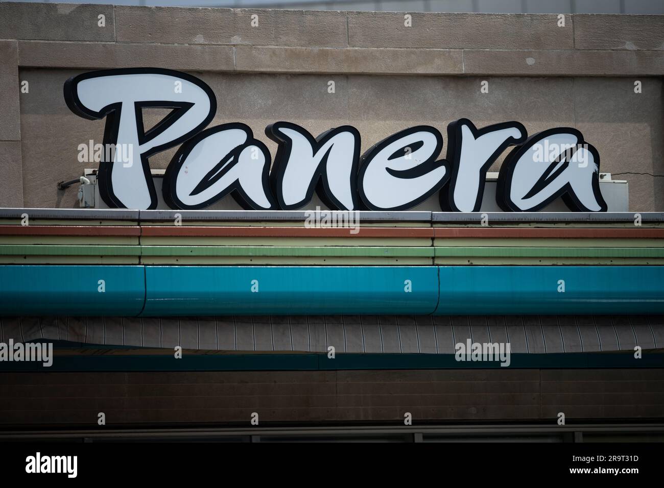 Panera bread logo hi-res stock photography and images - Alamy