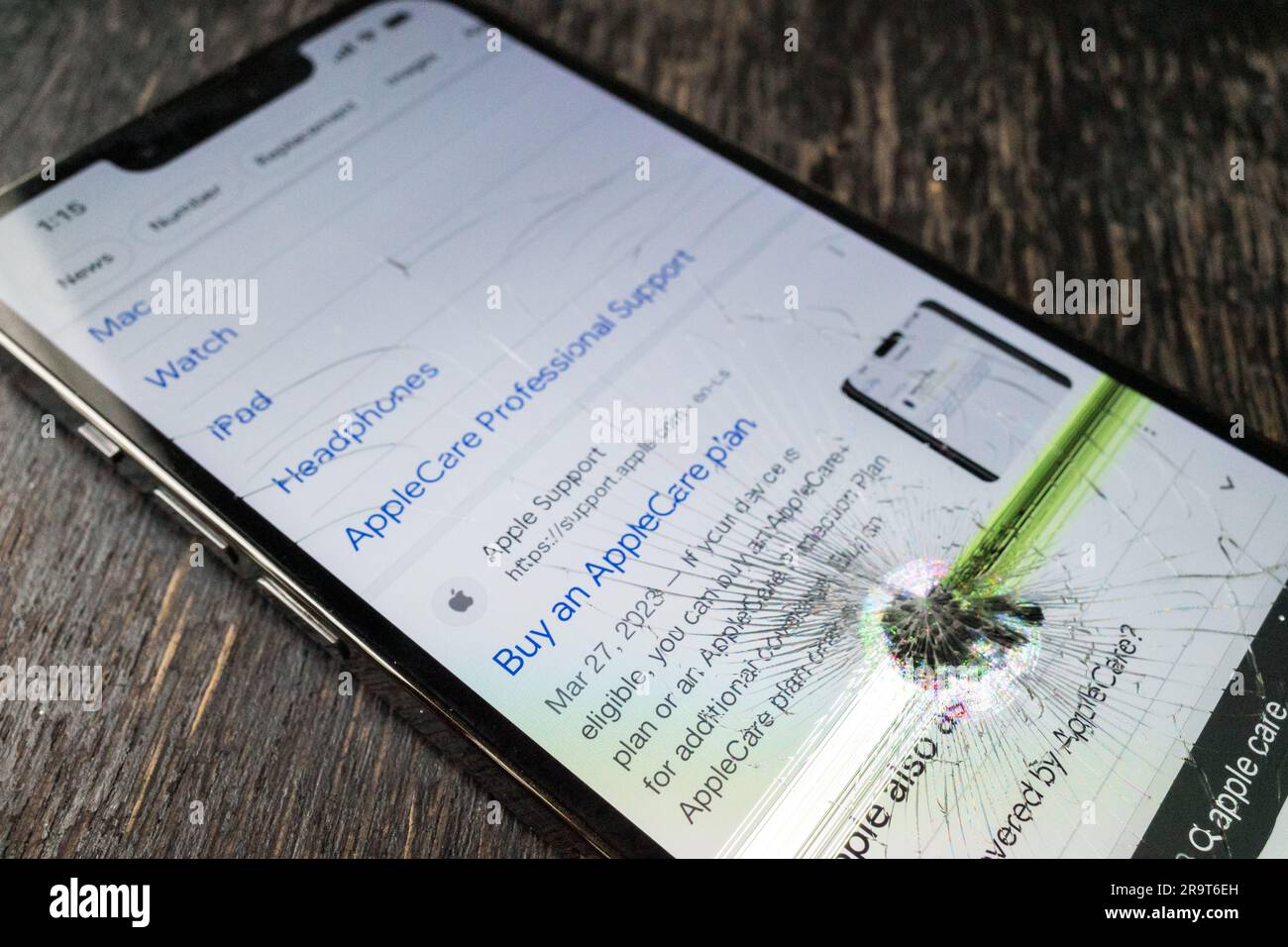 Broken iphone 11 hi-res stock photography and images - Alamy