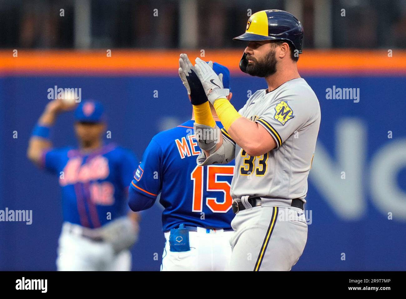 Jesse Winker's two-run double, 06/28/2023