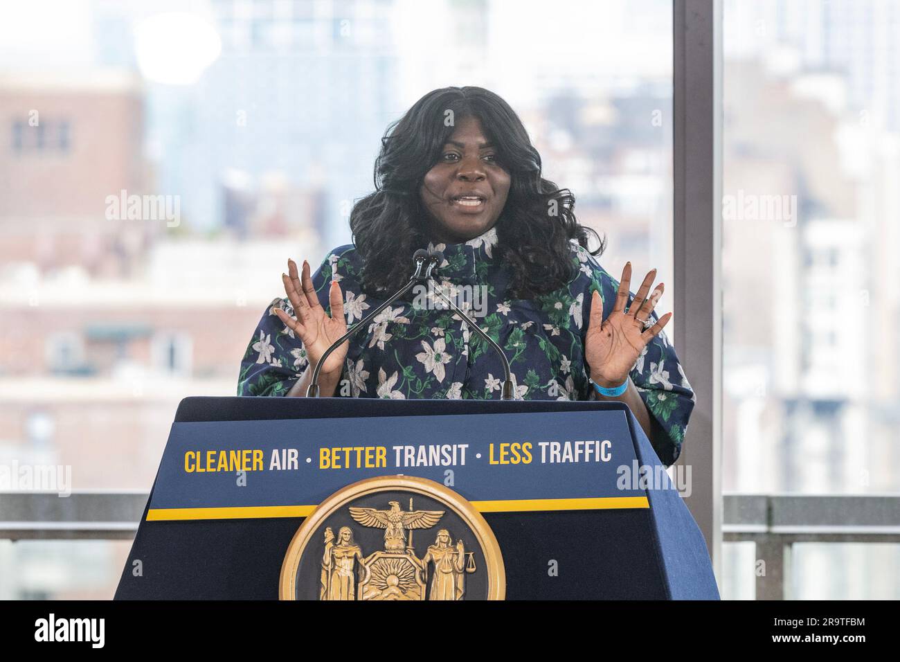 New York, United States. 27th June, 2023. Danna Dennis speaks during Governor Kathy Hochul announcement that Manhattan congestion project will move forward at NYU Kimmel Center in New York. Starting in Spring 2024 drivers of vehicles will pay to enter areas below 60th street in Manhattan to easier congestion which will fund Metropolitan Transit Authority and improve air quality. (Photo by Lev Radin/Pacific Press) Credit: Pacific Press Media Production Corp./Alamy Live News Stock Photo