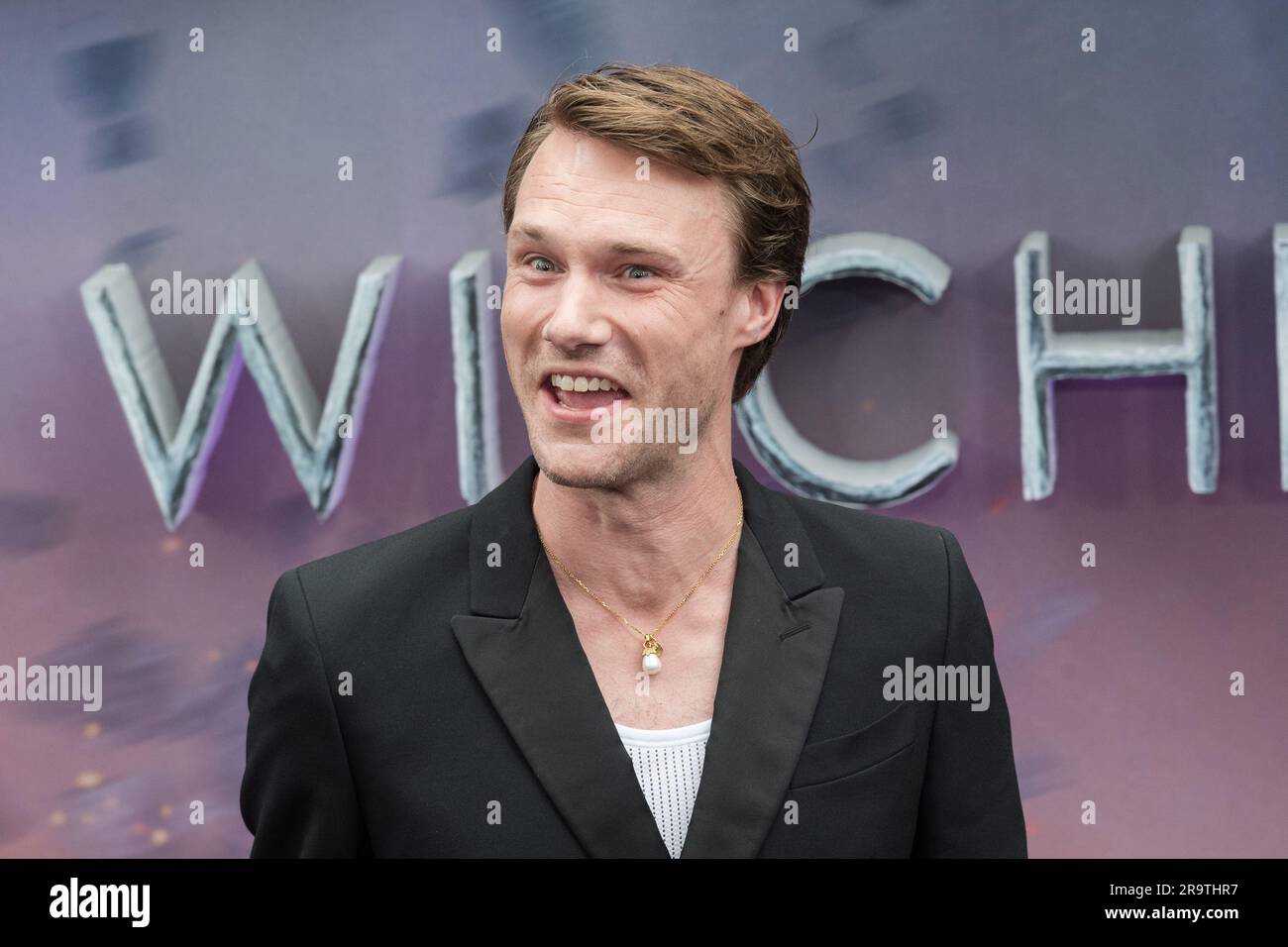 filme und serien von hugh skinner