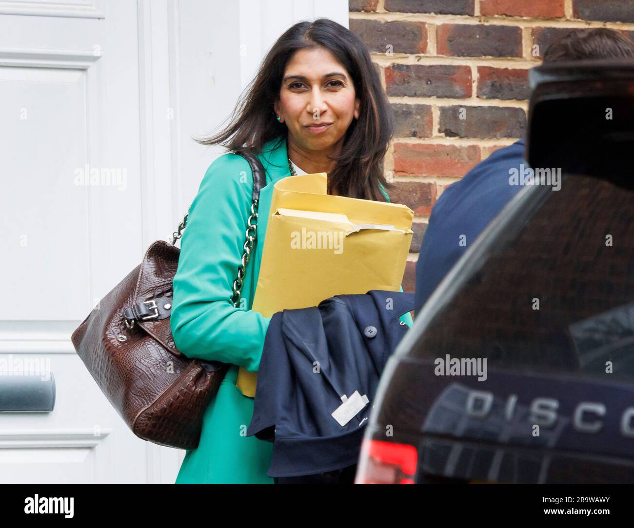 Hertfordshire, UK. 29th June, 2023. Home Secretary SUELLA BRAVERMAN is seen leaving her Hertfordshire home. Later today (Thurs) The Court of Appeal will deliver a ruling on the government's planned Rwanda policy, which could pave the way for flights to deport migrants to Rwanda as early as September. Photo credit: Ben Cawthra/Sipa USA Credit: Sipa USA/Alamy Live News Stock Photo