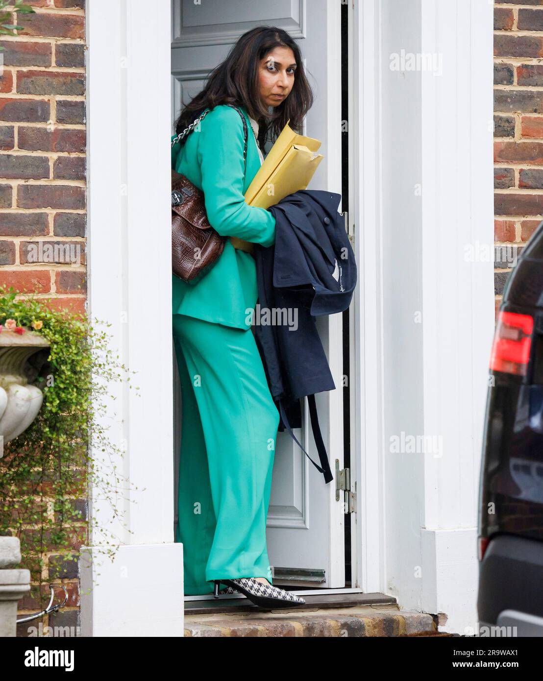 Hertfordshire, UK. 29th June, 2023. Home Secretary SUELLA BRAVERMAN is seen leaving her Hertfordshire home. Later today (Thurs) The Court of Appeal will deliver a ruling on the government's planned Rwanda policy, which could pave the way for flights to deport migrants to Rwanda as early as September. Photo credit: Ben Cawthra/Sipa USA Credit: Sipa USA/Alamy Live News Stock Photo