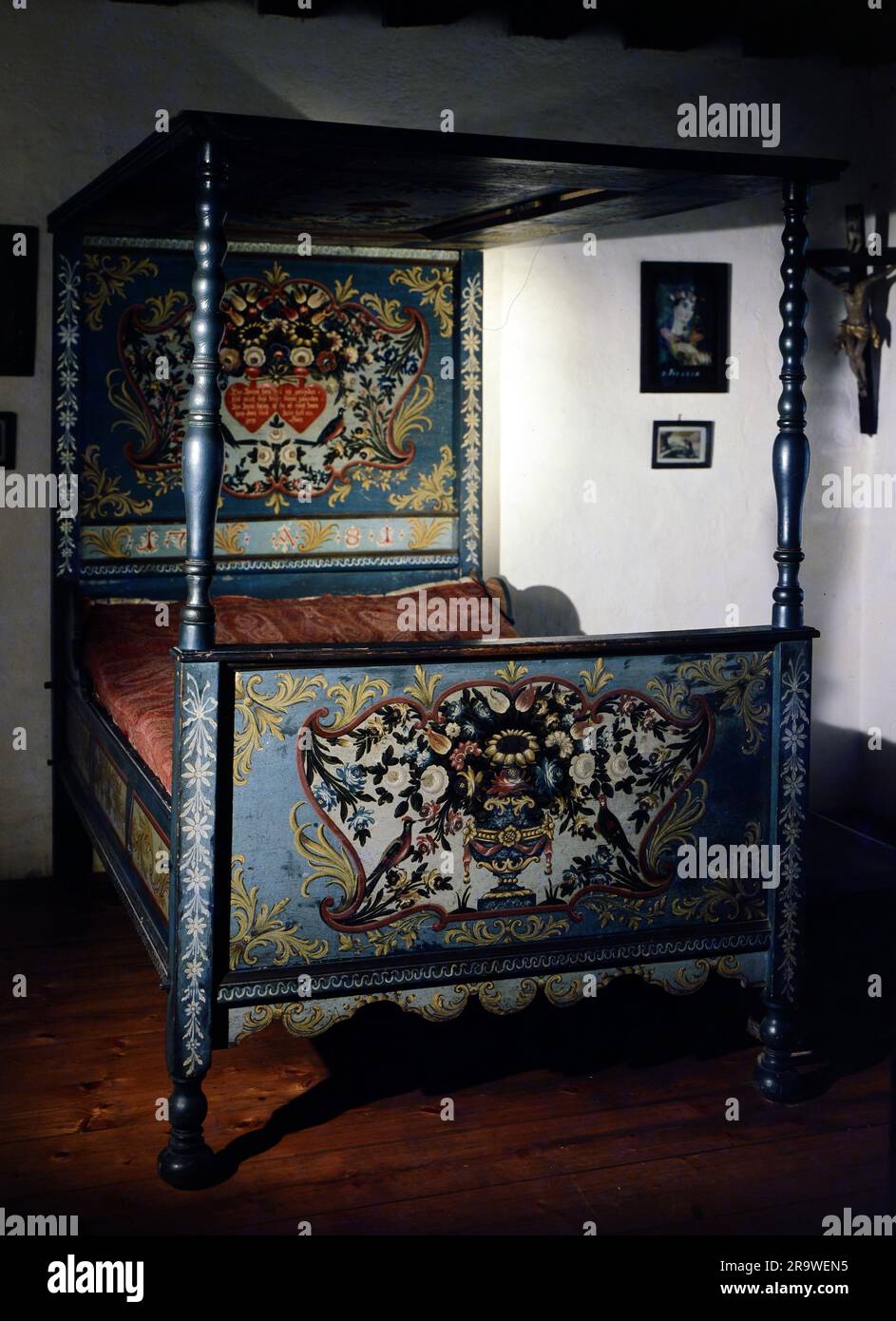 fine arts, furniture, canopy bed, by Anton Perthaler (1740 - 1806), head section with flowers and hearts, ARTIST'S COPYRIGHT HAS NOT TO BE CLEARED Stock Photo
