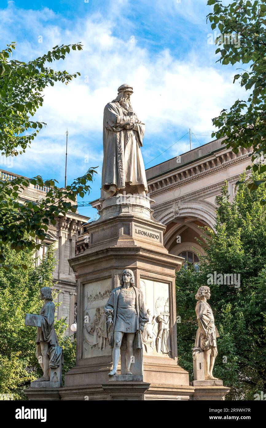 Statue of Leonardo da Vinci in Carrara Marble, erected in 1872 by Pietro Magni, in Piazza alla Scala, Milan city center, Lombardy region, Italy Stock Photo