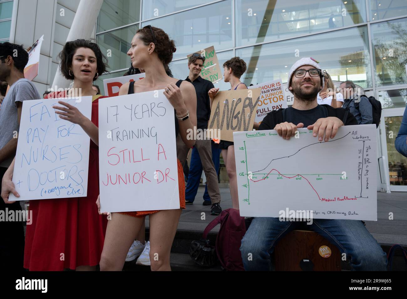 Junior doctors strike on June 14th 2023 demanding a pay increase in line with inflation.  University College Hospital, London. Stock Photo