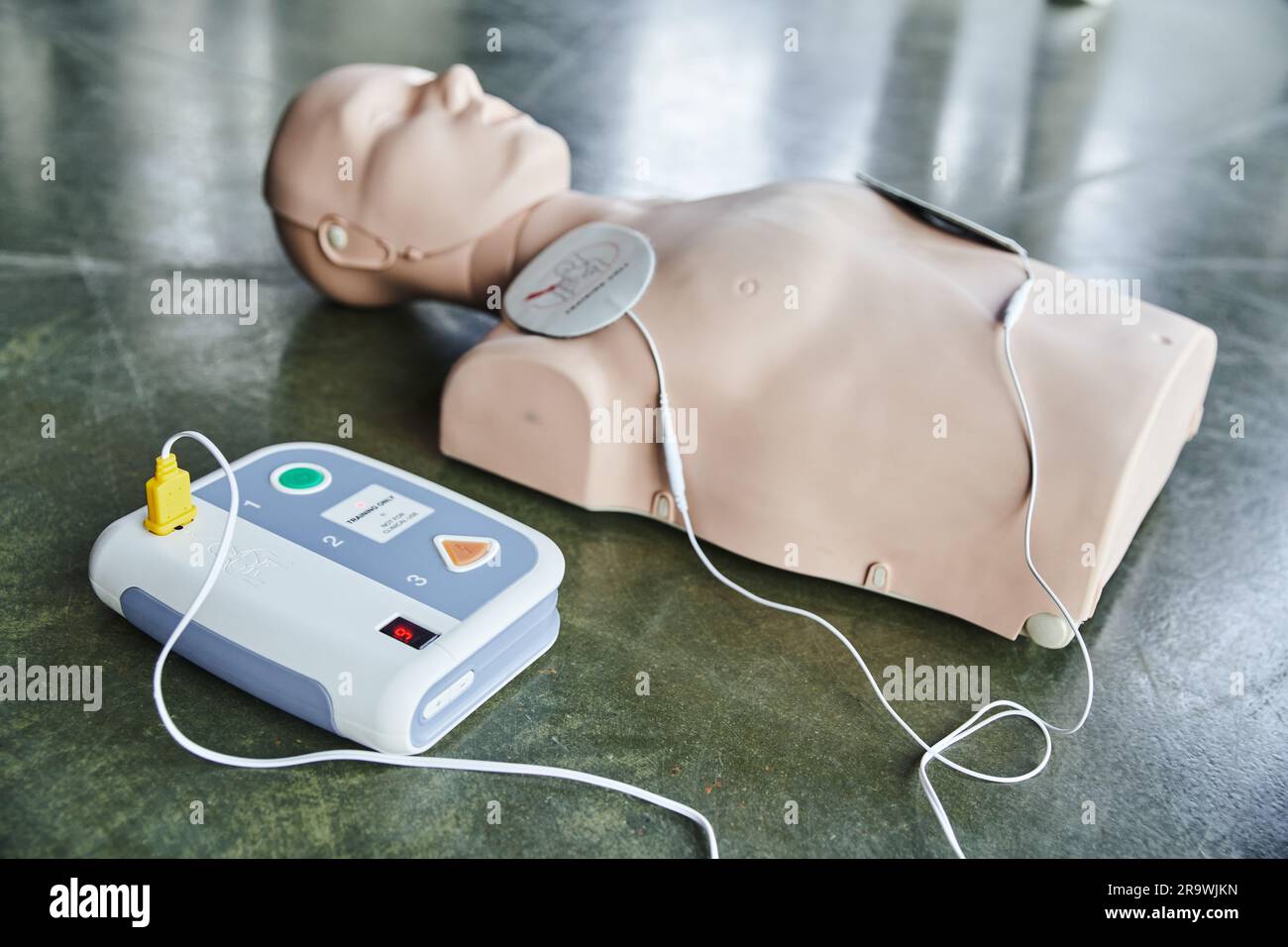 selective focus of automated external defibrillator near