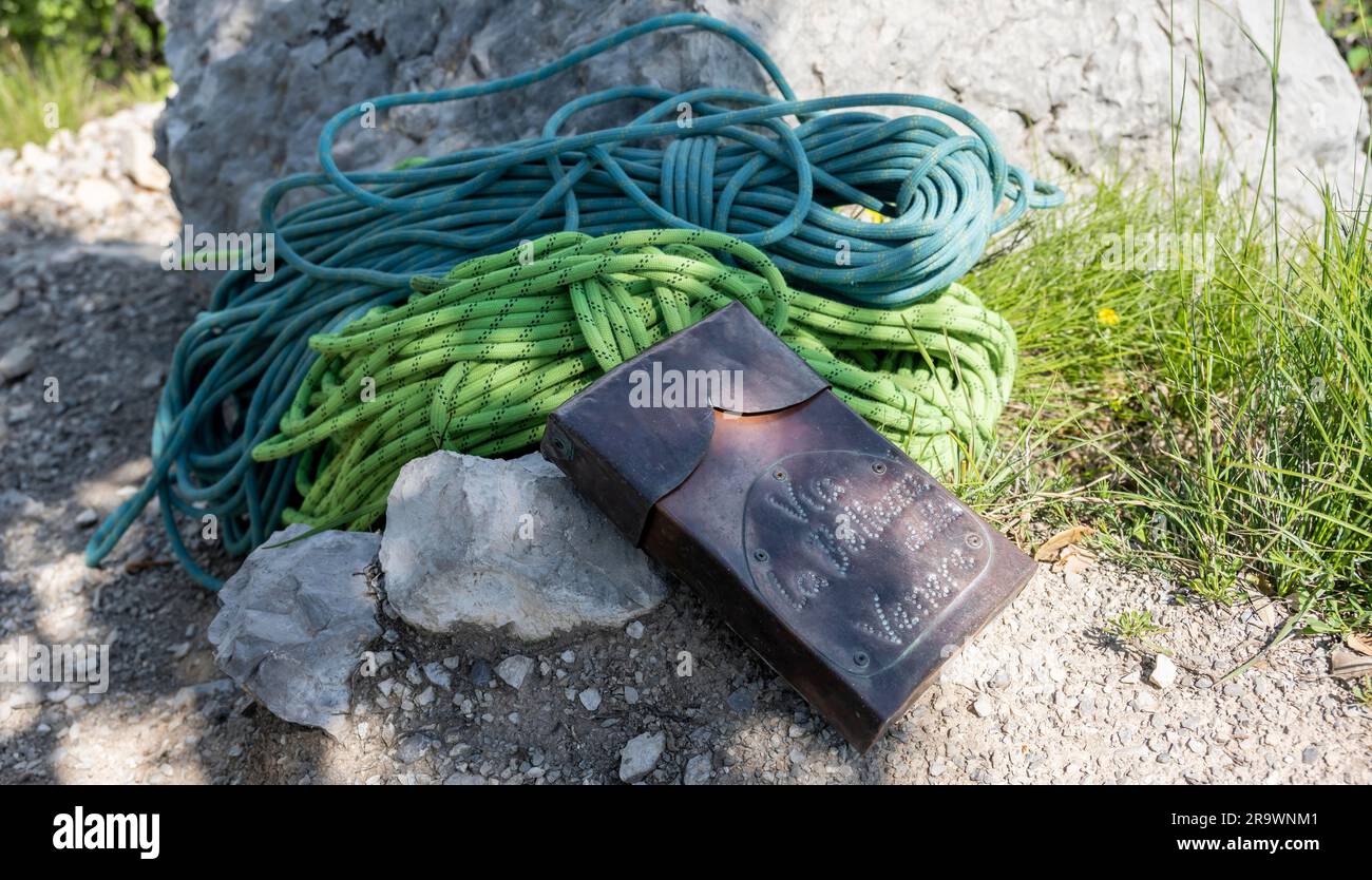 Two climbing ropes half ropes and hut book, multipitch climbing, Via