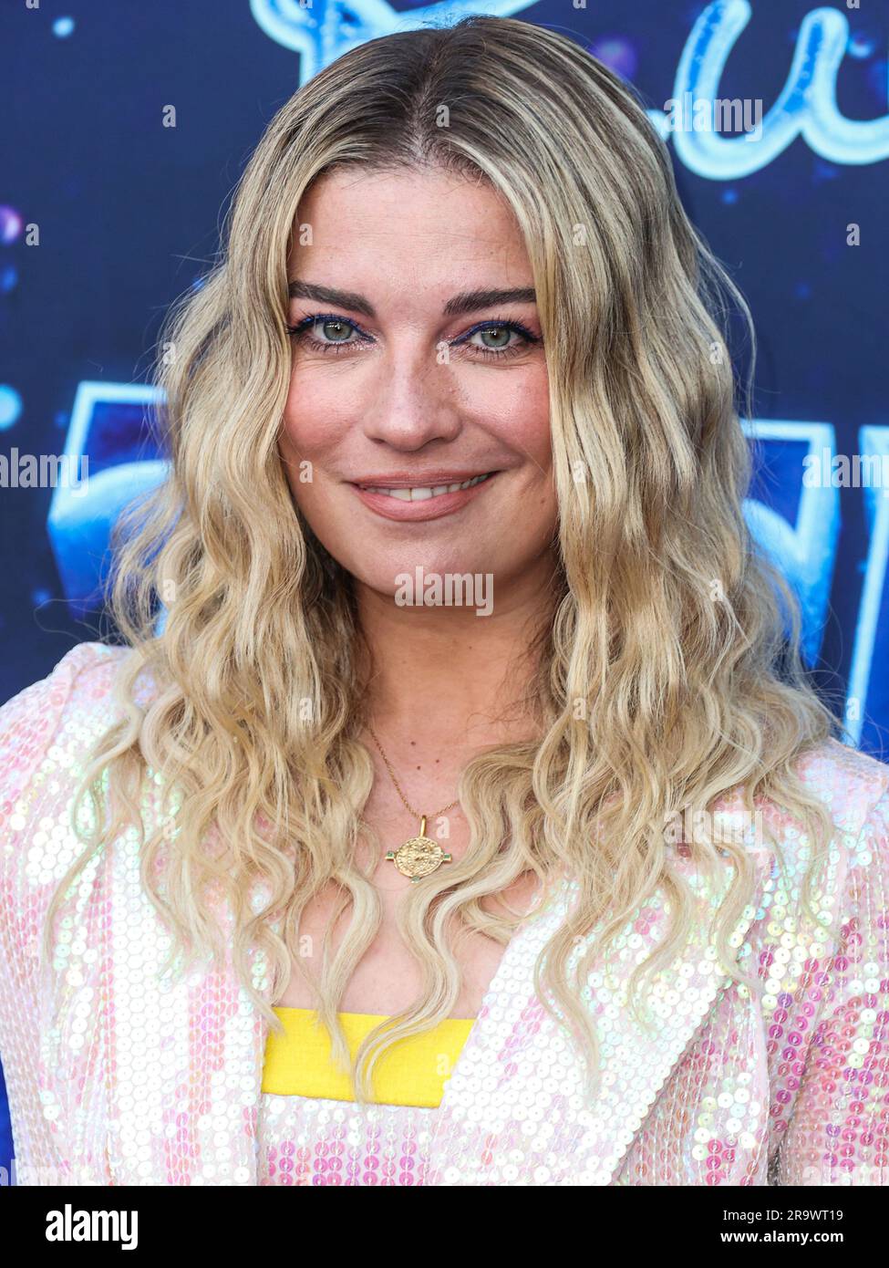 Canadian actress Annie Murphy arrives at the Los Angeles Premiere Of ...