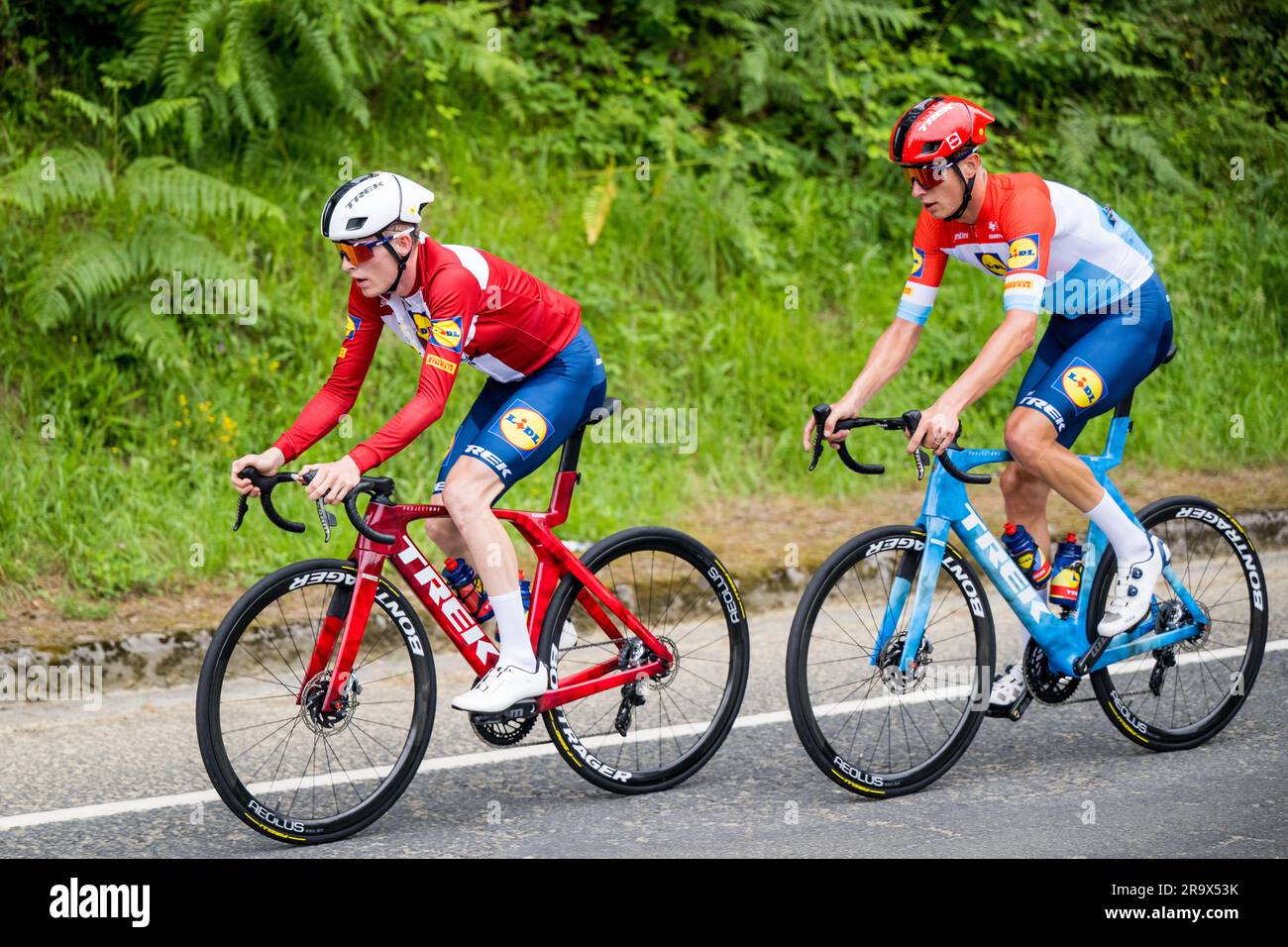 Bilbao, Spain. 29th June, 2023. Danish Mattias Skjelmose Jensen of Trek-Segafredo and Luxembourgish Alex Kirsch of Trek-Segafredo pictured in action during a training session for the 110th edition of the Tour de France cycling race, in Bilbao, Spain, Thursday 29 June 2023. This year's Tour de France takes place from 01 to 23 July 2023 and starts with three stages in Spain. BELGA PHOTO JASPER JACOBS Credit: Belga News Agency/Alamy Live News Stock Photo