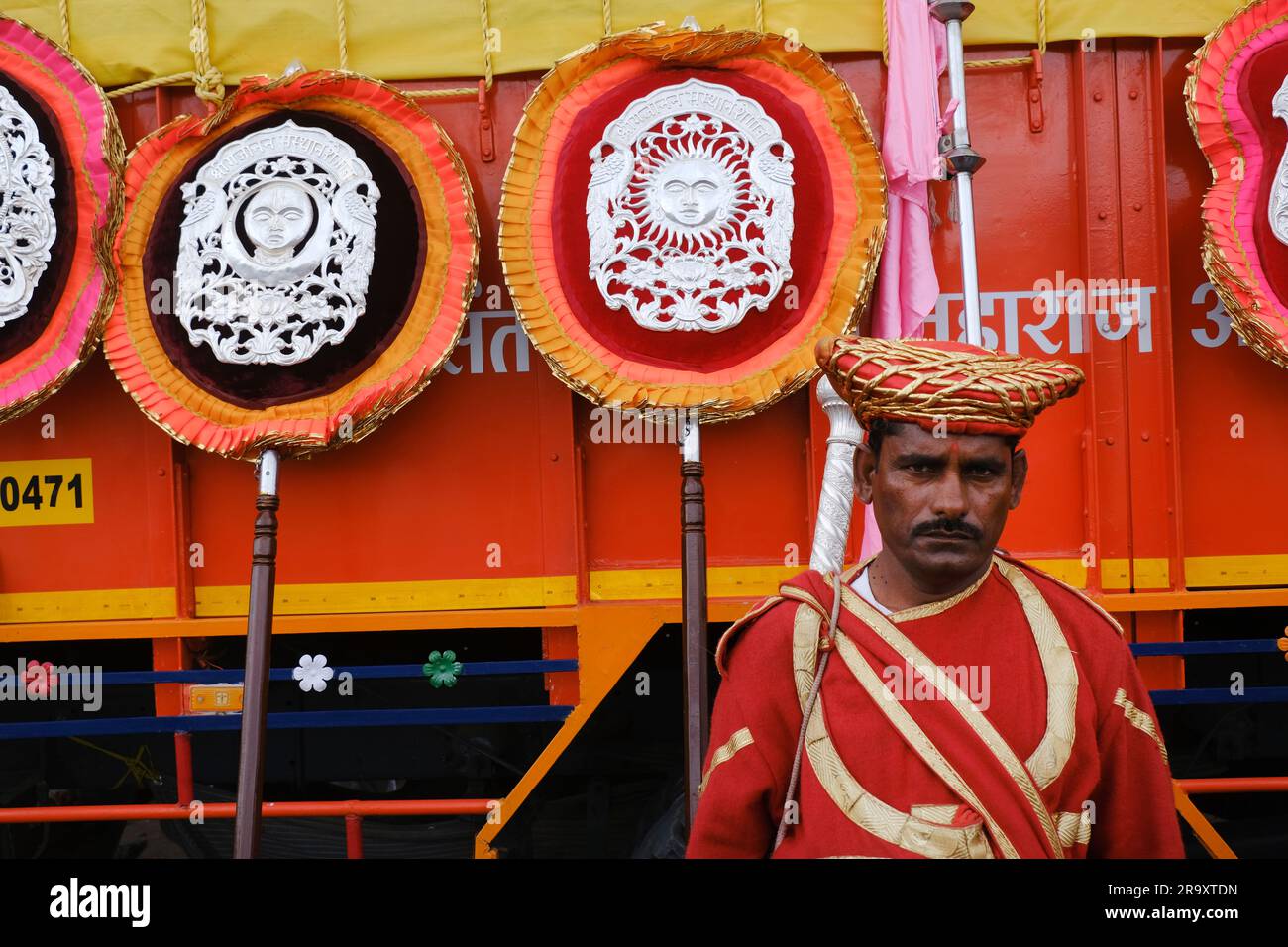 24 June 2024, Solapur, Maharashtra, India, Sant Gajanan Maharaj Palkhi from Shegaon to Pandharpur is about 750 kms, Procession of Varkari-Hindu Pilgri Stock Photo