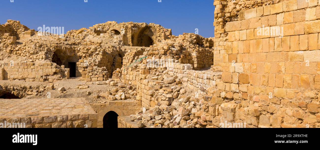 Ruins of crusaders Shobak Castle in Jordan Stock Photo - Alamy
