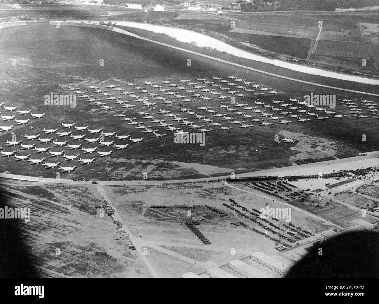 military, Italy, Air Force, bomber wing of the Italian Royal Air Force on a airfield, 1938, ADDITIONAL-RIGHTS-CLEARANCE-INFO-NOT-AVAILABLE Stock Photo