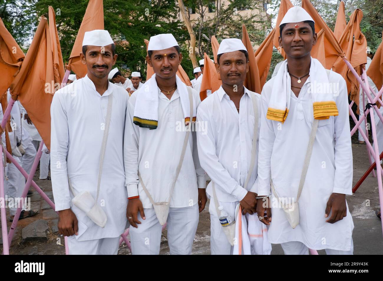 24 June 2024, Solapur, Maharashtra, India, Sant Gajanan Maharaj Palkhi from Shegaon to Pandharpur is about 750 kms, Procession of Varkari-Hindu Pilgri Stock Photo