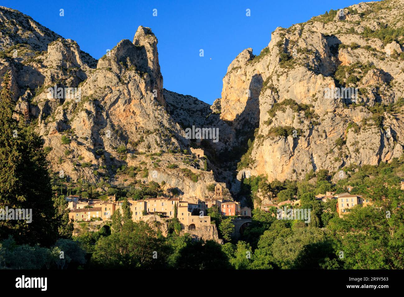 Moustiers-Sainte-Marie Riez Digne-les-Bains Alpes-de-Haute-Provence Provence-Alpes-Cote d’Azur France Stock Photo