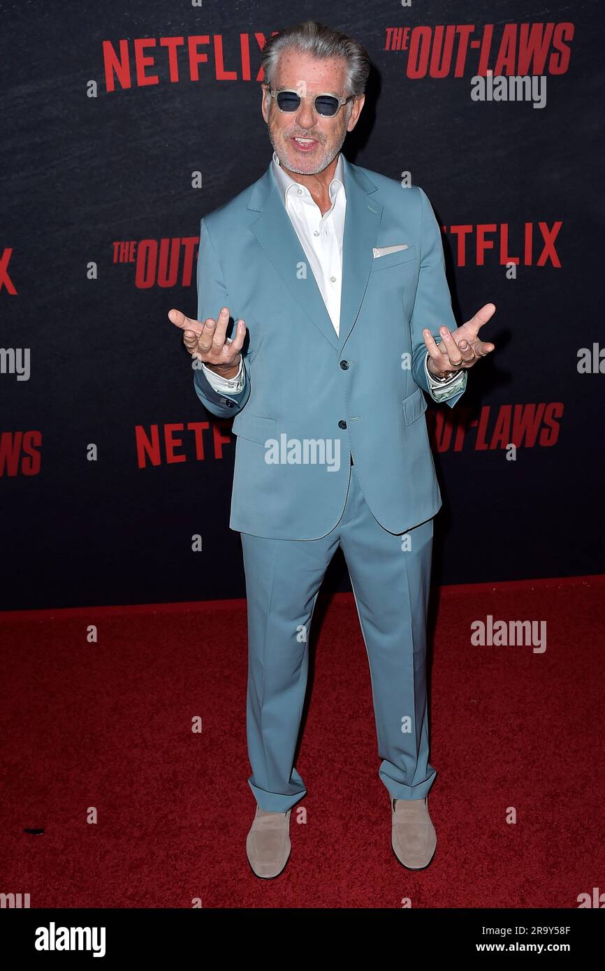 Pierce Brosnan bei der Premiere des Netflix -Films 'The Out-Laws' im Regal LA Live. Los Angeles, 26.06.2023 Stock Photo