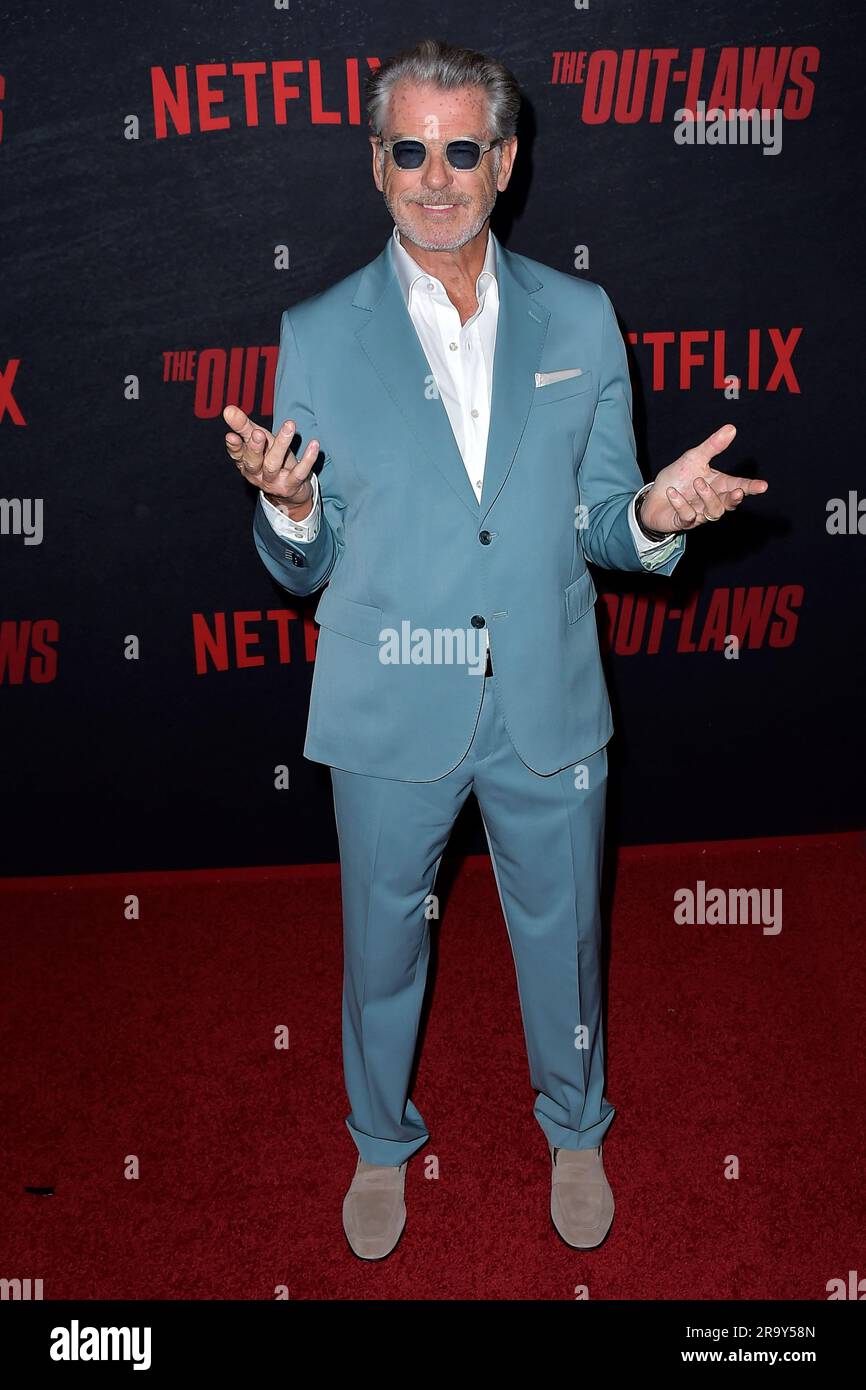 Pierce Brosnan bei der Premiere des Netflix -Films 'The Out-Laws' im Regal LA Live. Los Angeles, 26.06.2023 Stock Photo