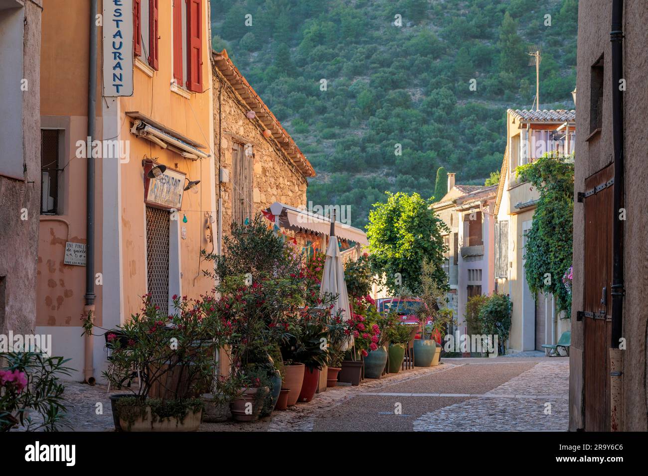 Street Scene Moustiers-Sainte-Marie Riez Digne-les-Bains Alpes-de-Haute-Provence Provence-Alpes-Cote d’Azur France Stock Photo