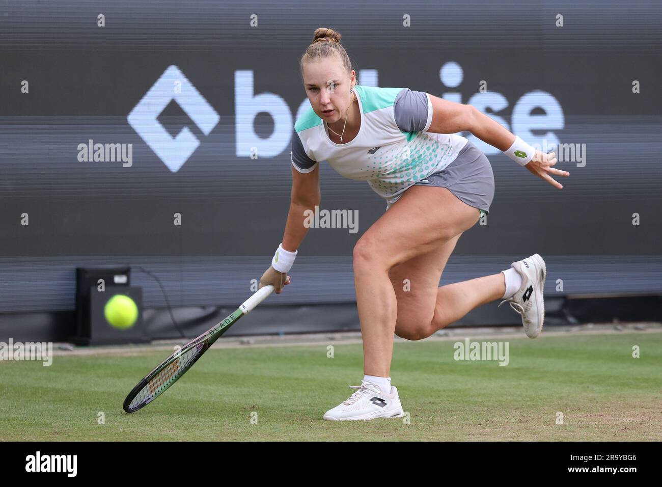 Bad Homburg, Germany. 29th June, 2023. Tennis: WTA Tour, Singles, Women, Quarterfinals Iga Swiatek (POL) - Anna Blinkova, Anna Blinkova plays a forehand. Credit: Joaquim Ferreira/dpa/Alamy Live News Stock Photo