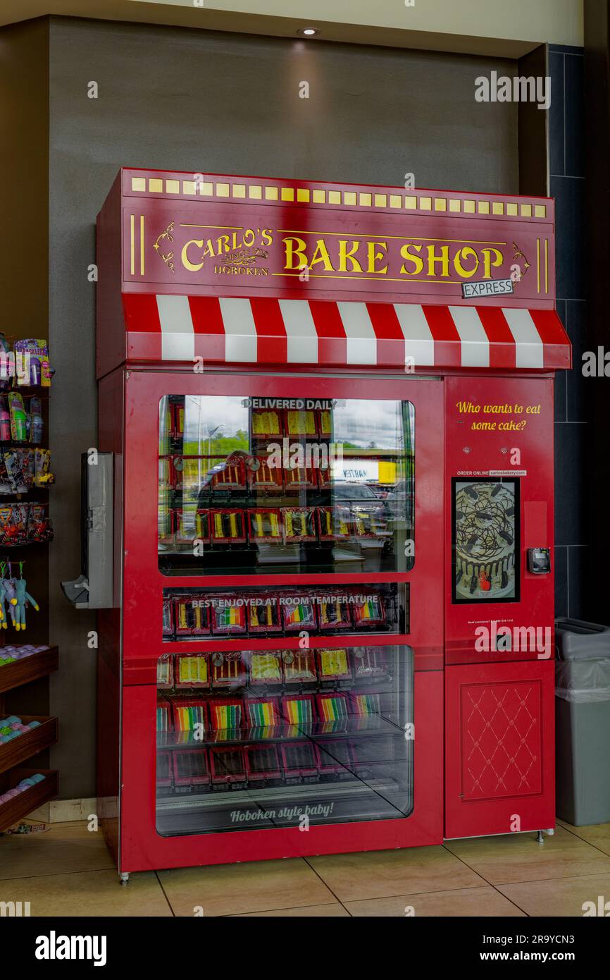 Woodbridge Township, New Jersey - May 3, 2023: Carlo's Bake Shop sliced layer cake vending machine at the Grover Cleveland Rest stop on the New Jersey Stock Photo