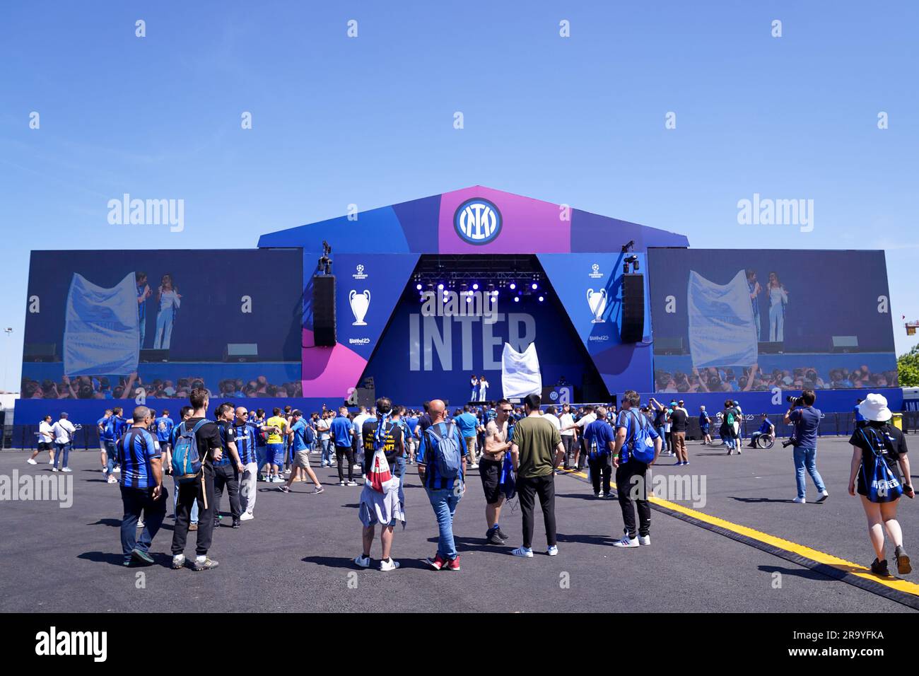 Istanbul, Turkey. 10th June, 2023. Inter fans in the fan zone prior to