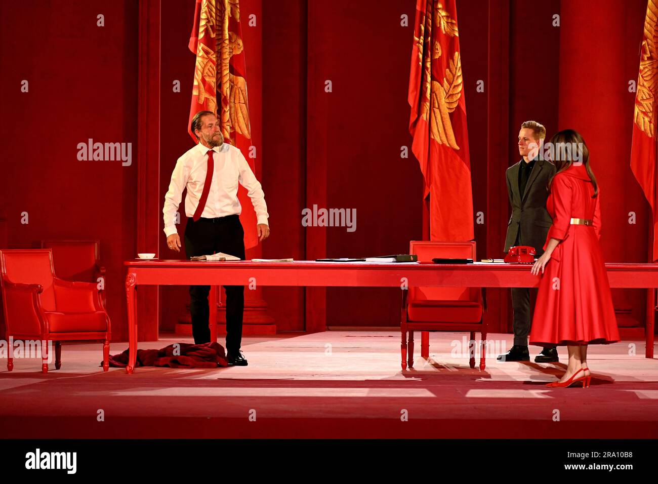 Oberammergau, Germany. 29th June, 2023. Actors Andreas Richter as Julius Caesar (l) and Barbara Schuster as Calpurnia (r) are on stage during the photo rehearsal for 'Julius Caesar' by William Shakespeare. Premiere of the play, directed by Chr. Stückl, is July 1, 2023 at the Passion Theater. Credit: Angelika Warmuth/dpa/Alamy Live News Stock Photo
