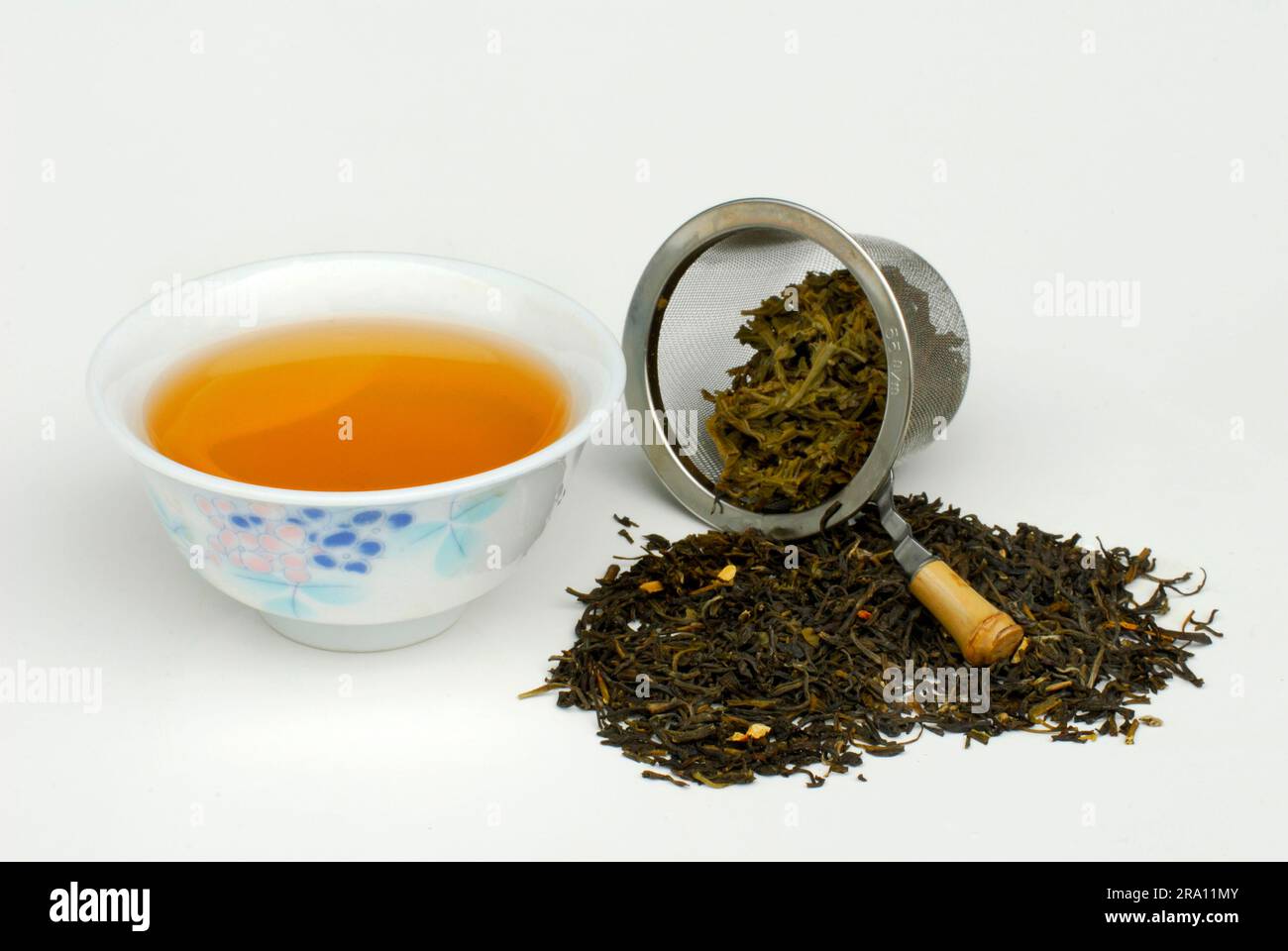 Jasmine tea bowl, tea strainer (Jasminum polyanthum), jasmine tea Stock ...